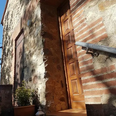 A La Campagne, T2 Independant. * Céret